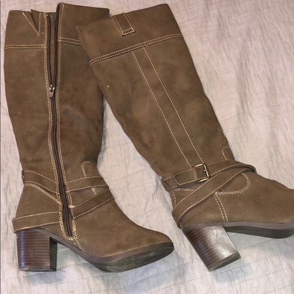 Size 7 women’s boots - Picture 1 of 4